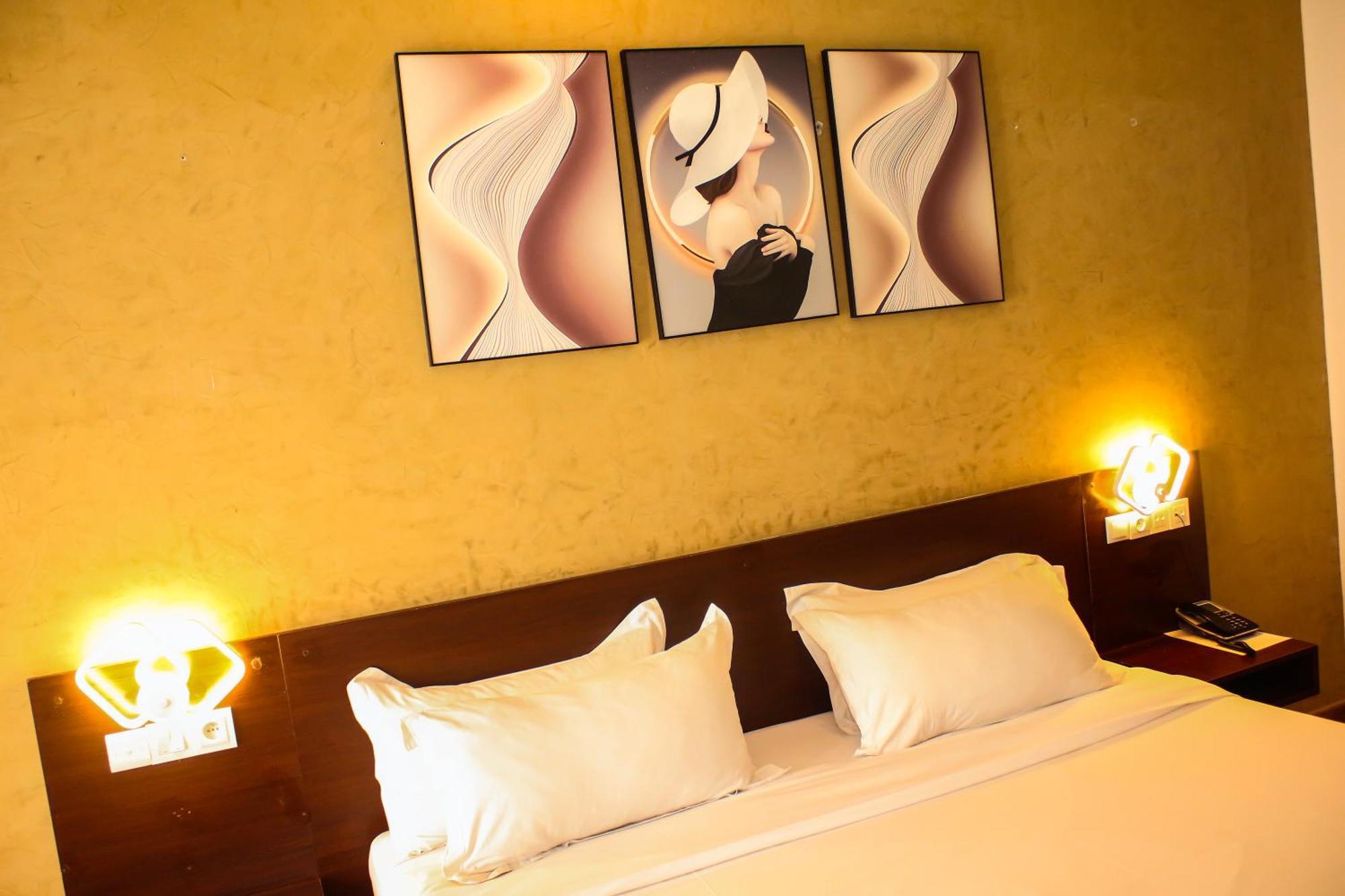 Colonia Hotel